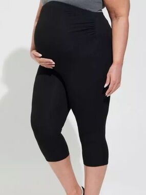 Torrid maternity pedal pusher signature waist legging black size 2